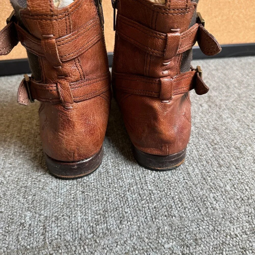 FRYE Women's Anna Gore Short Buffalo Leather Boot in Reddish Brown Size 7 - Picture 4 of 7